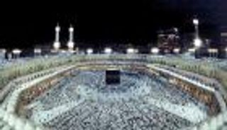 بالفيديو.. سائق يعتدي على معتمرين بالسعودية ووزارة الحج ترد