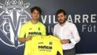 فياريال يقدم ألكسندر باتو غدًا