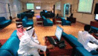 النفط يدعم المؤشر السعودي ليرتفع صباحا