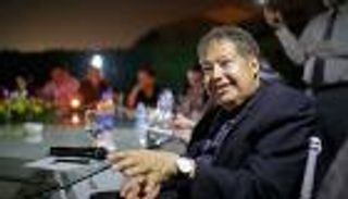  فيديوجراف.. رحلة زويل من دمنهور إلى نوبل