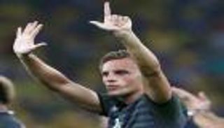 لاعب ألمانيا يعتذر لجمهور البرازيل عن إشارة الـ