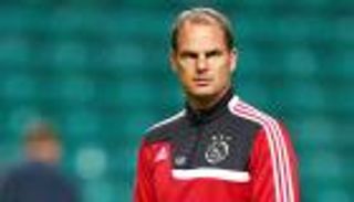 أياكس المُحبط لخسارة الدوري ينفصل عن مدربه دي بور