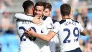 لاعب توتنهام يثأر من عائلته عبر قميص الفريق