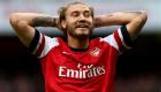 نوتنجهام فورست يستعد لمواجهة أرسنال بضم مهاجمه السابق