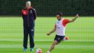 كازورلا يمنح فينجر دفعة معنوية قبل مواجهة سيتي