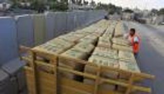 تدخل أممي لتجميد قرار منع توريد الإسمنت لغزة