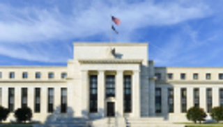 الدولار عند أعلى سعر في أسبوع مع ترقب رفع الفائدة الأمريكية