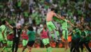 قائد الأهلي السعودي يكشف سبب التتويج بالثنائية