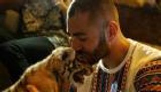 صور: بنزيمة يقضي عطلة أعياد الميلاد في دبي