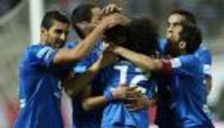 الهلال يتصدر الدوري السعودي مؤقتًا بثلاثية في مرمى الوحدة 