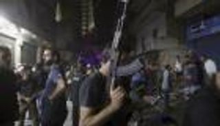 تفجير يستهدف مصرفا لبنانيا يطبق عقوبات واشنطن على حزب الله