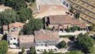 بالصور.. حريق هائل قرب قصر أنجلينا جولي