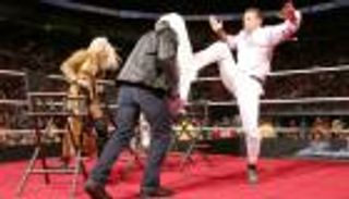 ذا ميز يستضيف دين أمبروز في برنامجه ويضربه