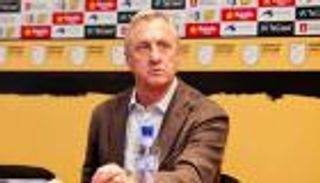 وفاة أسطورة الكرة الهولندية كرويف