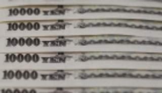 الين يرتفع أمام الدولار لأعلى مستوى في عامين