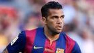 العالم الكروي الفاسد يقرب داني ألفيس من الاعتزال