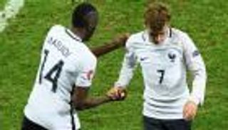 فرانس فوتبول توجه 3 أسئلة