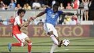 بالفيديو.. دروجبا يواصل تفوقه على أرسنال بهدف "قتالي"