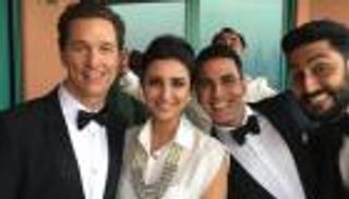 بالصور.. دبي تجمع نجوم هوليوود وبوليوود لتكريم المعلمين