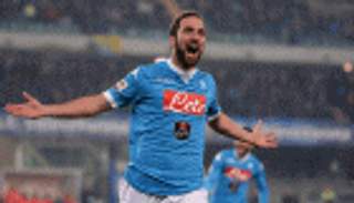 هيجواين يرفض تجديد عقده مع نابولي