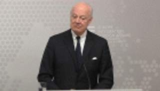 كملاذ أخير.. دي ميستورا: إسقاط مساعدات جوية لسوريا