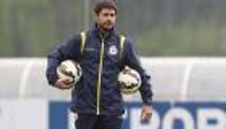 ديبورتيفو لاكورونيا يقيل مدربه سانشيز