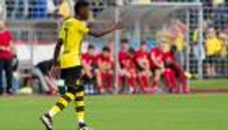 بالفيديو.. ديمبلي يسجل في يونايتد على طريقة "ميسي- بواتينج"