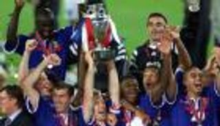 ديشامب يتطلع للتتويج الأوروبي كمدرب بعدما حققه كلاعب