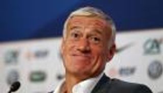 ديشامب: أيسلندا استحقت بجدارة بلوغ ربع نهائي اليورو