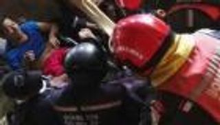 صورة.. انتشال رجل من تحت الأنقاض بعد 13 يومًا على زلزال الإكوادور