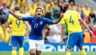 هدف قاتل لإيدر يقود إيطاليا إلى ثمن نهائي أوروبا