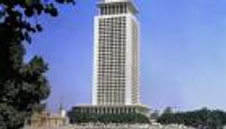 الإمارات ومصر تبحثان علاقات التعاون الثنائية