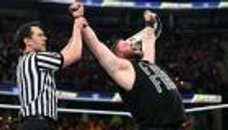 كيفين أوينز يهزم دولف زيجلر ويحتفظ ببطولة الإنتركونتيننتال