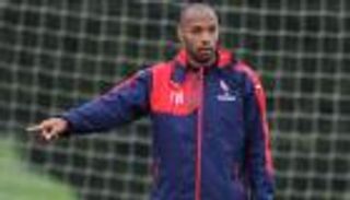 اتهامات بتسهيل حصول تيري هنري على رخصته التدريبية