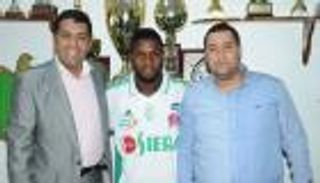 الرجاء المغربي يضم النيجيري باباتوندي