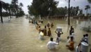 الآمال تخبو لإنقاذ 150 شخصا طُمروا تحت الأوحال في سريلانكا