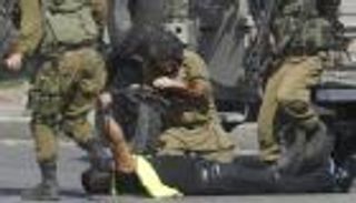 بالأرقام.. إسرائيل تواجه "الطعنات" بـ"هيستريا الاعتقالات"