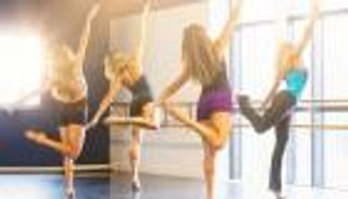 30 دقيقة من الرقص الحر تمنحك القوام الرشيق والخصر النحيل
