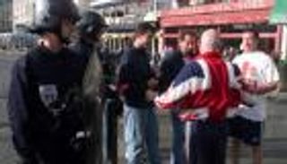 فرنسا تستقبل يورو 2016 بمشاجرة بين مشجعين