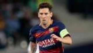 ميسي يطوي صفحة الكرة الذهبية ويسعى لتسجيل 500 هدف