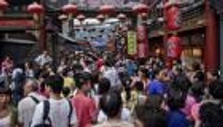 إفريقي يتحول إلى صيني في إعلان للمنظفات يشعل غضبًا