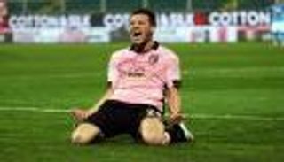 إشبيلية يضم فرانكو فاسكيز منقذ باليرمو