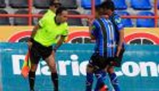 فيديو.. حكم مساعد