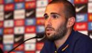 فيدال يكشف سبب عدم خوضه التدريبات بجدية مع برشلونة