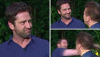 بالفيديو .. جيرارد بتلر يلكم مذيعًا بناءً على طلب جمهوره