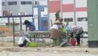 بالفيديو.. أوضاع صعبة لصيام اللاجئين في اليونان