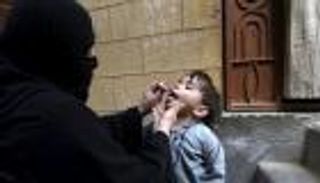 رغم التهديد.. آلاف الباكستانيين في حملة لمكافحة شلل الأطفال