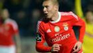 مدافع بنفيكا على رادار ريال مدريد