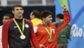 السنغافوري سكولينج يحرم فيلبس من آخر ذهبية فردية في مسيرته