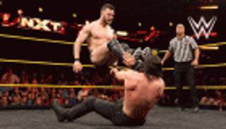 فين بالور يهزم سامسون ويواجه ساموا جو على بطولة NXT